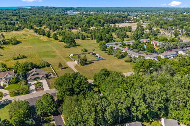 6806 Wiley Road, Douglas Vllg, MI 49406