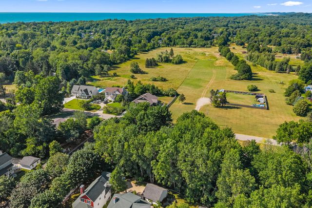 6806 Wiley Road, Douglas Vllg, MI 49406