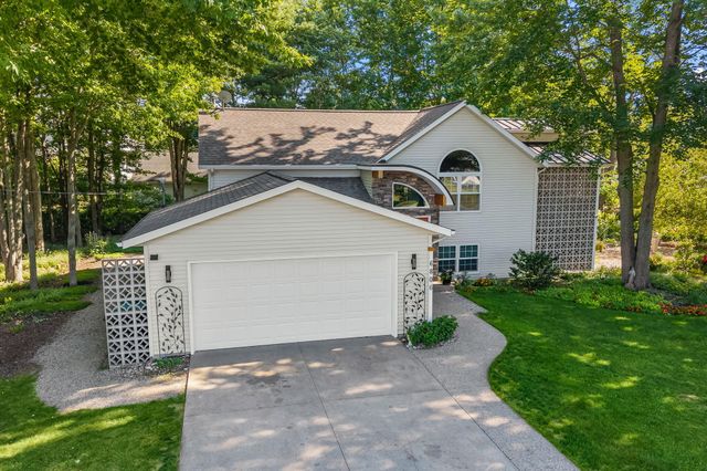 6806 Wiley Road, Douglas Vllg, MI 49406
