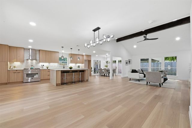 2207 Crystal Hills Drive, Houston, TX 77077