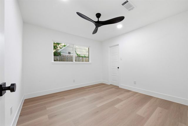 2207 Crystal Hills Drive, Houston, TX 77077