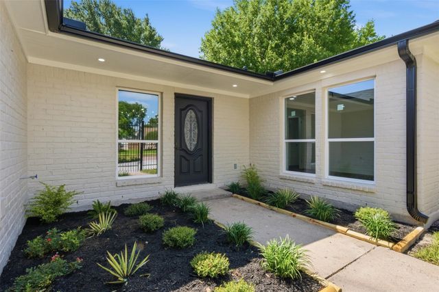 2207 Crystal Hills Drive, Houston, TX 77077