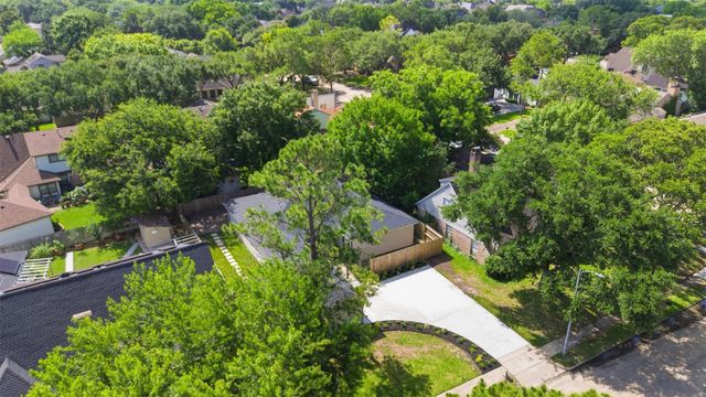 2207 Crystal Hills Drive, Houston, TX 77077