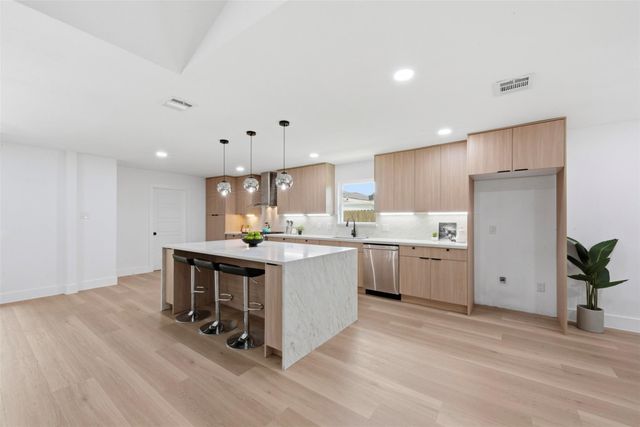 2207 Crystal Hills Drive, Houston, TX 77077