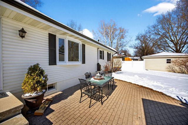 1429 17th Street, West Des Moines, IA 50265