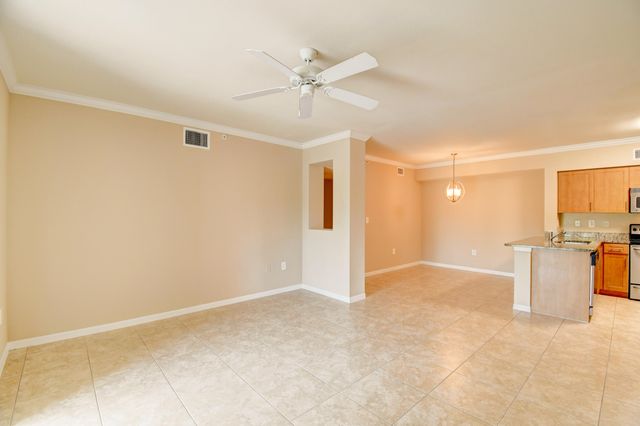 6505 Emerald Dunes Drive 201, West Palm Beach, FL 33411