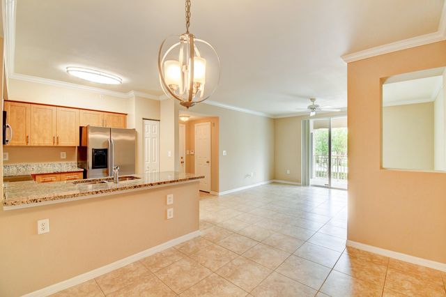6505 Emerald Dunes Drive 201, West Palm Beach, FL 33411