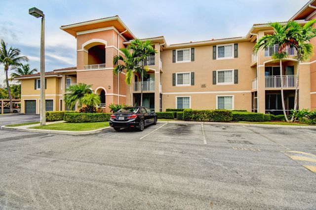 6505 Emerald Dunes Drive 201, West Palm Beach, FL 33411