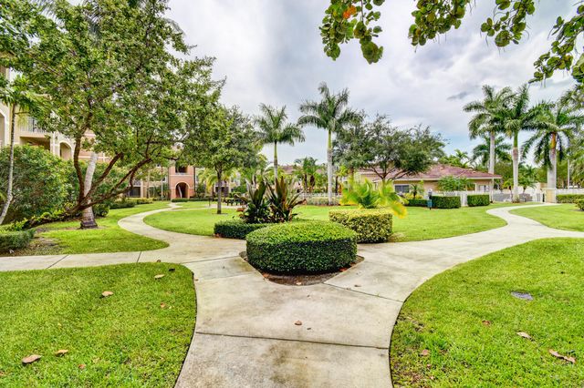 6505 Emerald Dunes Drive 201, West Palm Beach, FL 33411