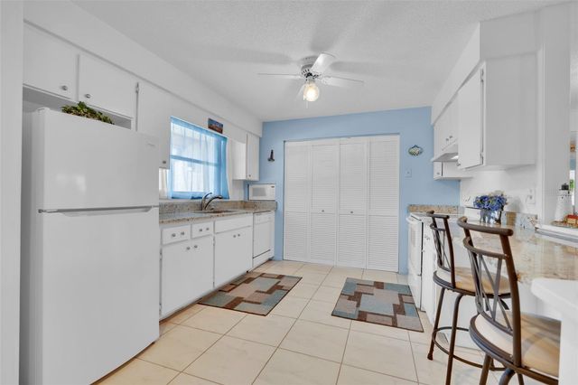 4470 NARRAGANSET TRAIL 90A, Sarasota, FL 34233
