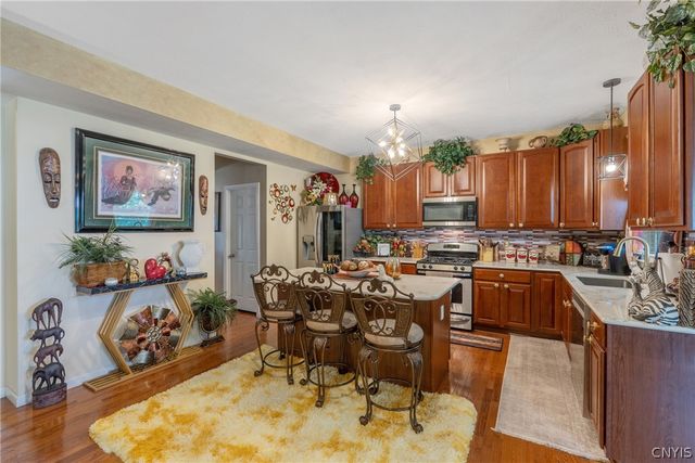 5455 Lucknow Drive, Clay, NY 13041