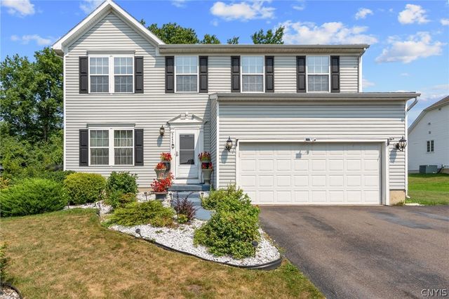 5455 Lucknow Drive, Clay, NY 13041