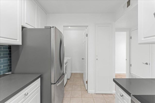 630 630 Canyon Oaks Dr C, Oakland, CA 94605