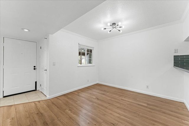 630 630 Canyon Oaks Dr C, Oakland, CA 94605