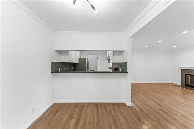 630 630 Canyon Oaks Dr C, Oakland, CA 94605