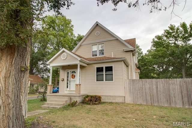 307 N East Street, Carlinville, IL 62626