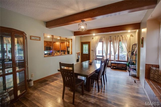 307 N East Street, Carlinville, IL 62626