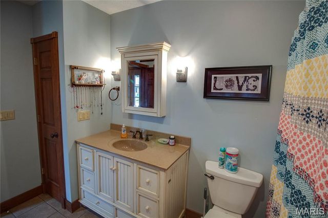 307 N East Street, Carlinville, IL 62626