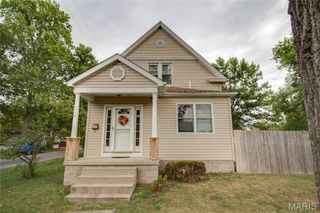 307 N East Street, Carlinville, IL 62626