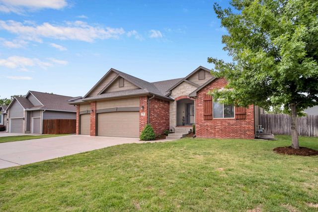 706 E Rolling View Dr, Park City, KS 67147
