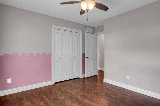 706 E Rolling View Dr, Park City, KS 67147