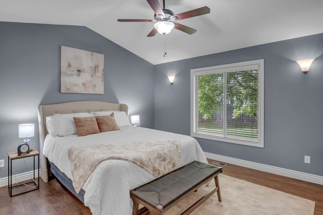 706 E Rolling View Dr, Park City, KS 67147