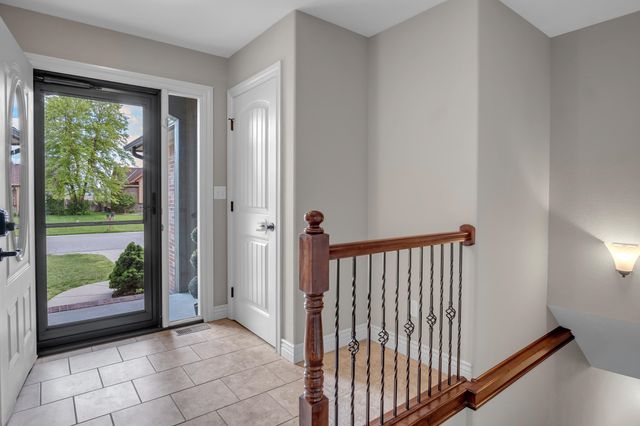 706 E Rolling View Dr, Park City, KS 67147