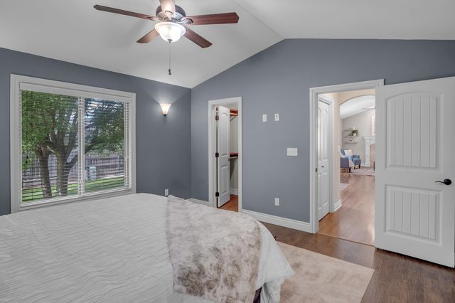 706 E Rolling View Dr, Park City, KS 67147