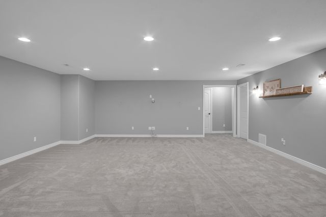 706 E Rolling View Dr, Park City, KS 67147