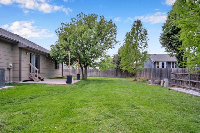 706 E Rolling View Dr, Park City, KS 67147
