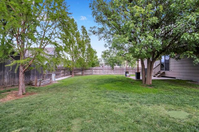 706 E Rolling View Dr, Park City, KS 67147