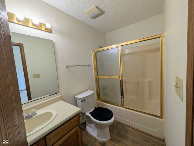 1685 Thresher Drive, Columbus, IN 47201