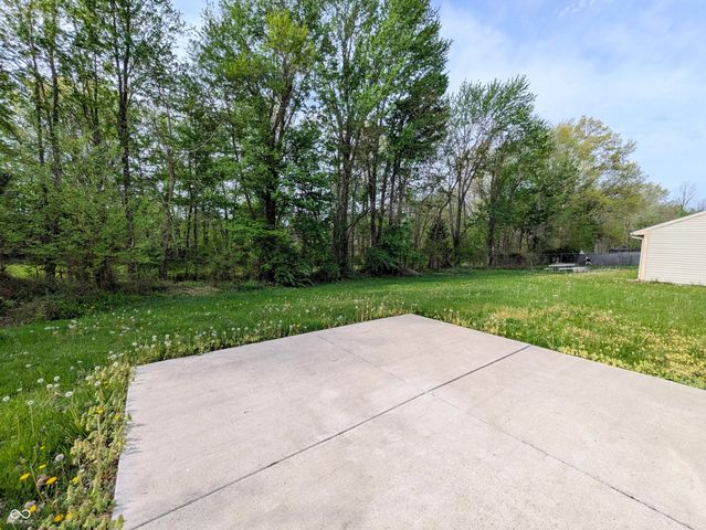 1685 Thresher Drive, Columbus, IN 47201