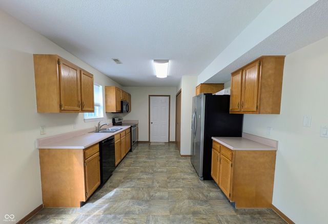 1685 Thresher Drive, Columbus, IN 47201