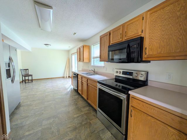 1685 Thresher Drive, Columbus, IN 47201