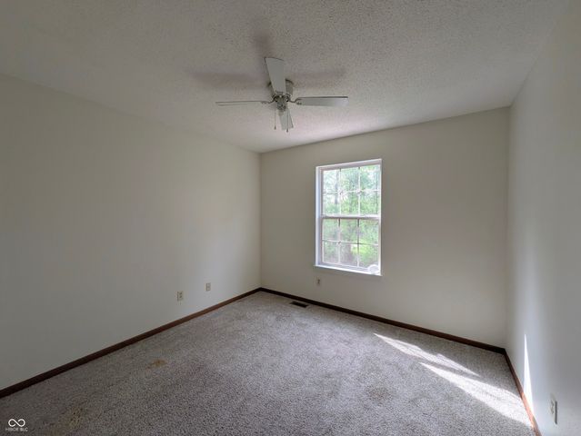 1685 Thresher Drive, Columbus, IN 47201