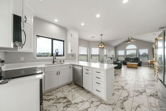 7306 tiff nicole, Von Ormy, TX 78073