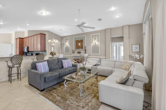 5256 Glenville Drive, Boynton Beach, FL 33437