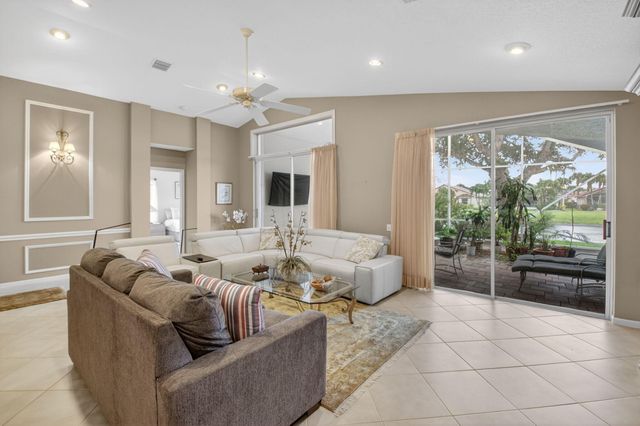 5256 Glenville Drive, Boynton Beach, FL 33437
