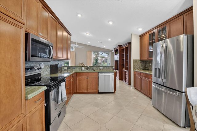 5256 Glenville Drive, Boynton Beach, FL 33437