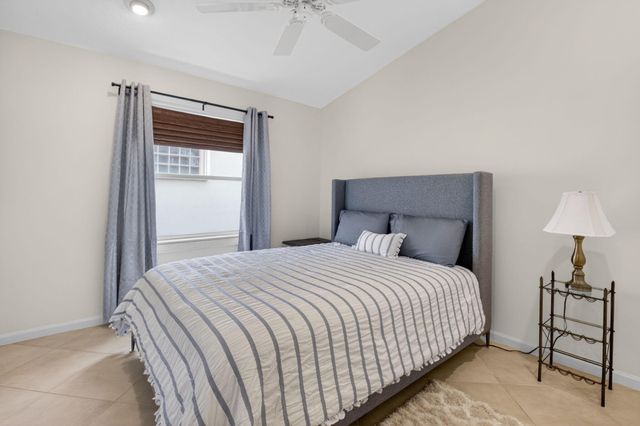 5256 Glenville Drive, Boynton Beach, FL 33437