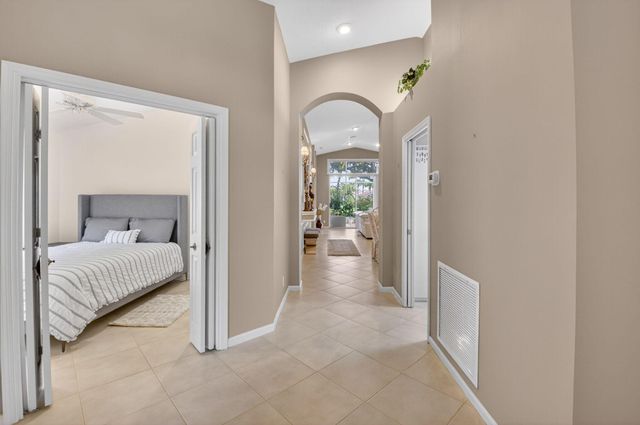 5256 Glenville Drive, Boynton Beach, FL 33437