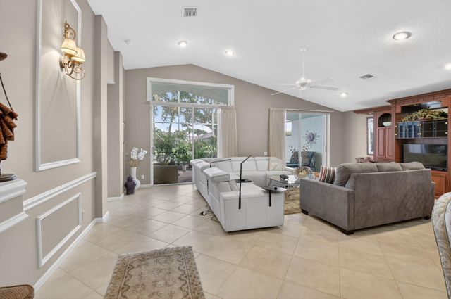 5256 Glenville Drive, Boynton Beach, FL 33437