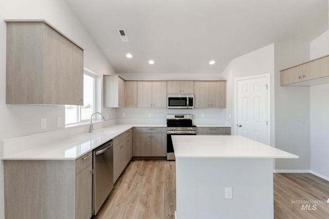 840 Morrow St, Mountain Home, ID 83647