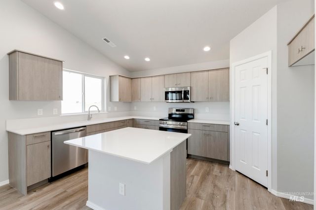 840 Morrow St, Mountain Home, ID 83647
