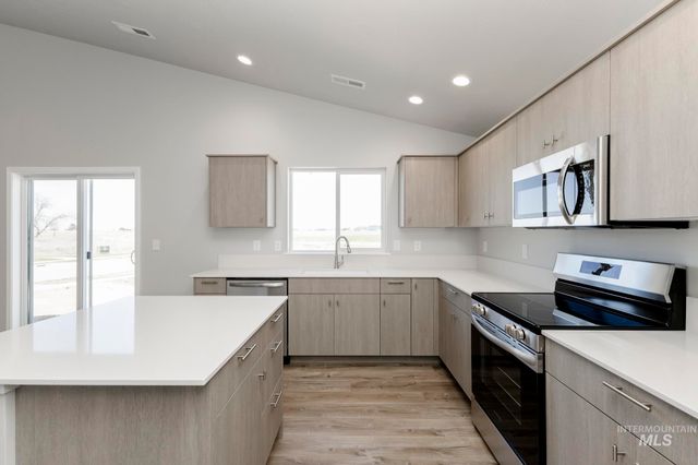 840 Morrow St, Mountain Home, ID 83647