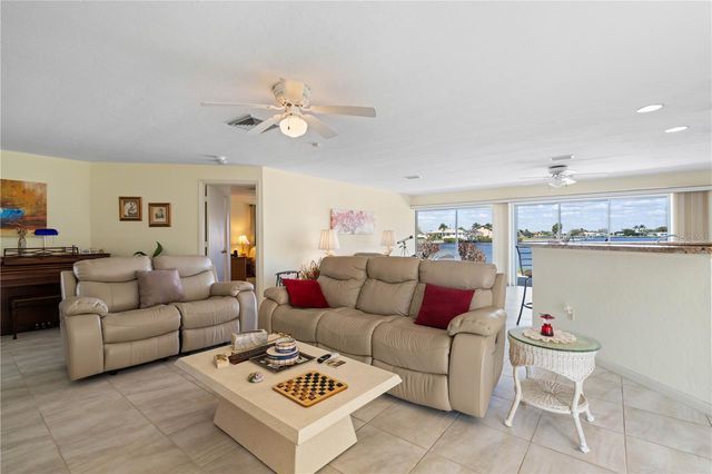 109 W TARPON BOULEVARD NW, Port Charlotte, FL 33952