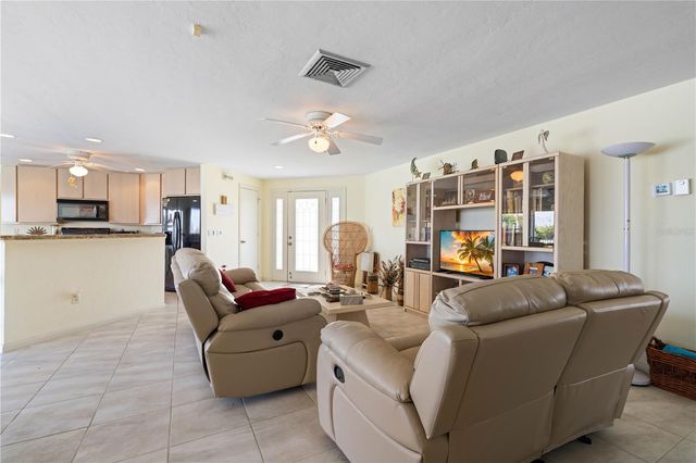 109 W TARPON BOULEVARD NW, Port Charlotte, FL 33952