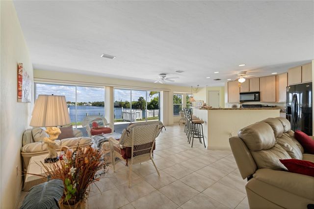 109 W TARPON BOULEVARD NW, Port Charlotte, FL 33952