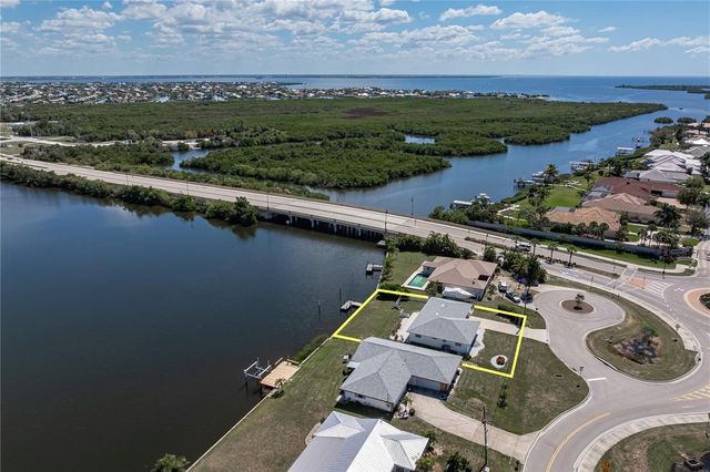 109 W TARPON BOULEVARD NW, Port Charlotte, FL 33952